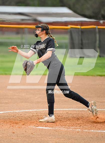 Thumbnail 3 in Smithville vs Giddings photogallery.