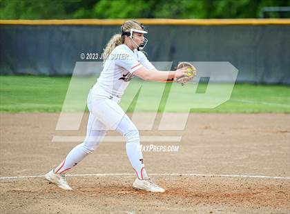 Thumbnail 1 in Smithville vs Giddings photogallery.