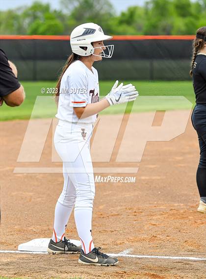 Thumbnail 1 in Smithville vs Giddings photogallery.