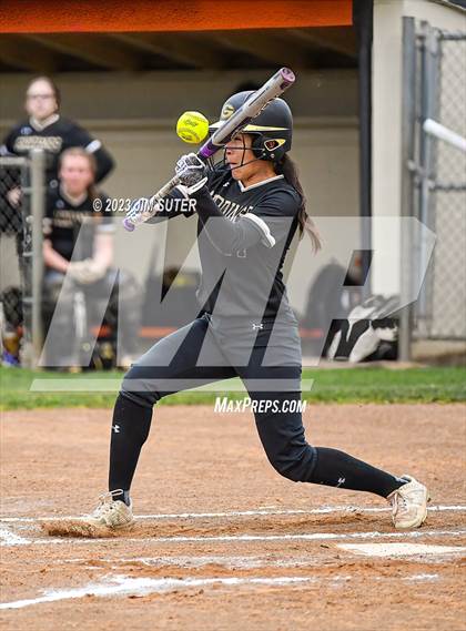 Thumbnail 1 in Smithville vs Giddings photogallery.