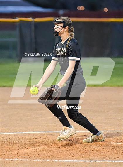 Thumbnail 2 in Smithville vs Giddings photogallery.
