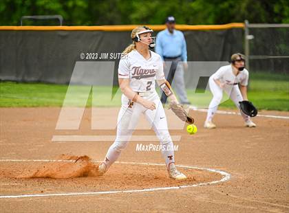 Thumbnail 2 in Smithville vs Giddings photogallery.