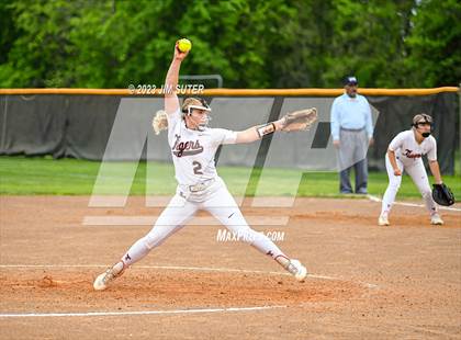 Thumbnail 1 in Smithville vs Giddings photogallery.