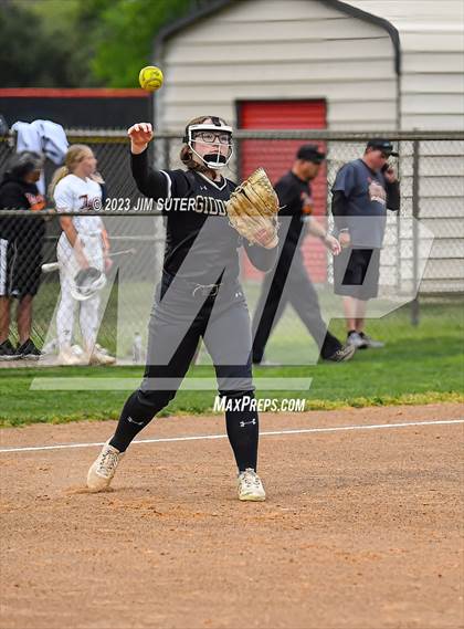 Thumbnail 2 in Smithville vs Giddings photogallery.