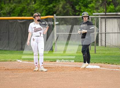 Thumbnail 1 in Smithville vs Giddings photogallery.
