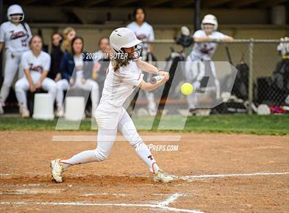 Thumbnail 1 in Smithville vs Giddings photogallery.