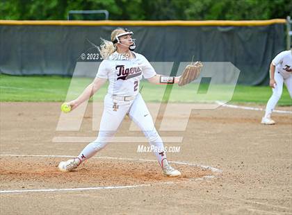 Thumbnail 1 in Smithville vs Giddings photogallery.