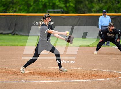 Thumbnail 1 in Smithville vs Giddings photogallery.