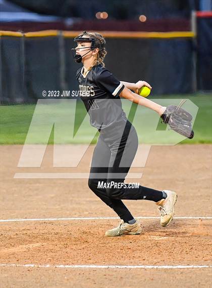 Thumbnail 1 in Smithville vs Giddings photogallery.