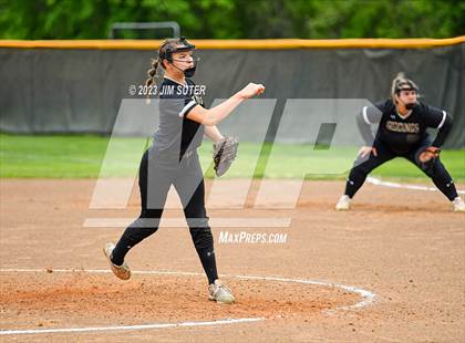 Thumbnail 1 in Smithville vs Giddings photogallery.