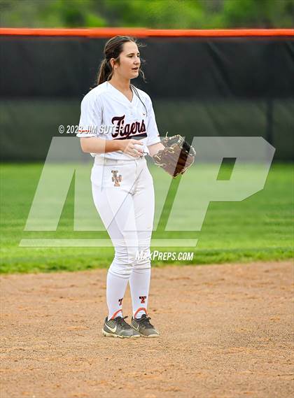 Thumbnail 1 in Smithville vs Giddings photogallery.
