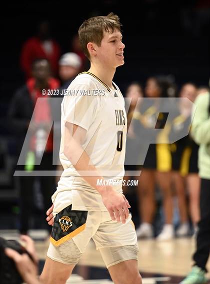 Thumbnail 1 in Centerville vs. Fairfield (OHSSA Division 1 Regional Final) photogallery.