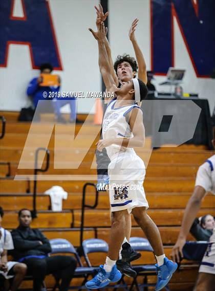 Thumbnail 3 in Palisades vs  Muir (Rose City Roundball Classic) photogallery.