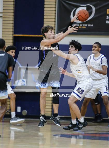 Thumbnail 3 in Palisades vs  Muir (Rose City Roundball Classic) photogallery.