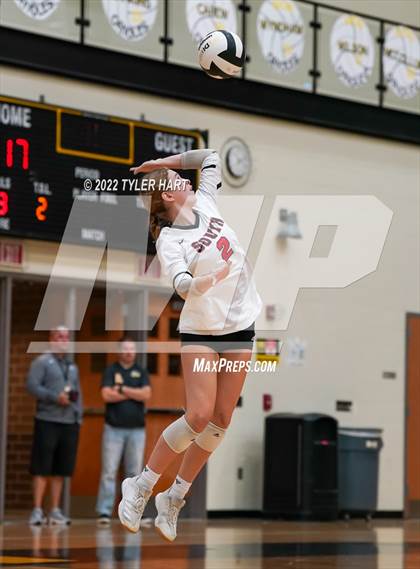 Thumbnail 1 in Avon vs. Terre Haute South Vigo (IHSAA 4A Sectional Semifinal) photogallery.