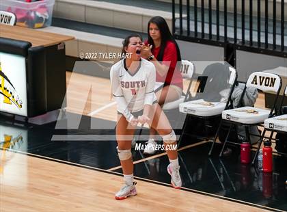 Thumbnail 1 in Avon vs. Terre Haute South Vigo (IHSAA 4A Sectional Semifinal) photogallery.