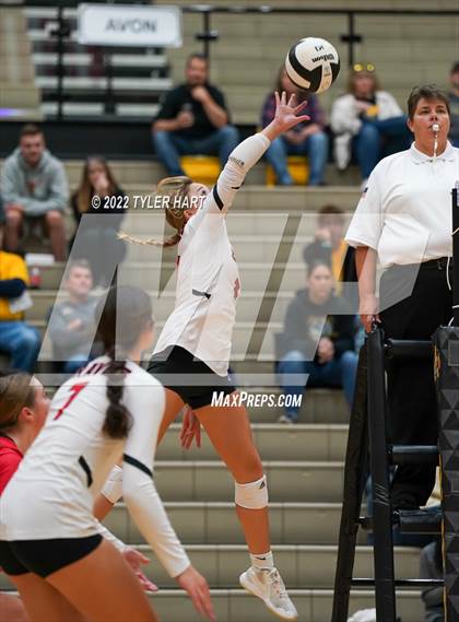 Thumbnail 3 in Avon vs. Terre Haute South Vigo (IHSAA 4A Sectional Semifinal) photogallery.