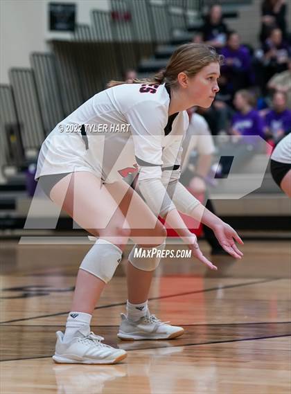 Thumbnail 1 in Avon vs. Terre Haute South Vigo (IHSAA 4A Sectional Semifinal) photogallery.