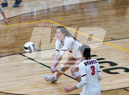 Thumbnail 1 in Avon vs. Terre Haute South Vigo (IHSAA 4A Sectional Semifinal) photogallery.