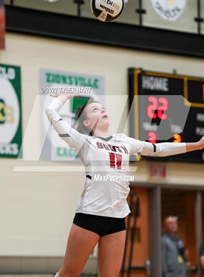 Thumbnail 3 in Avon vs. Terre Haute South Vigo (IHSAA 4A Sectional Semifinal) photogallery.