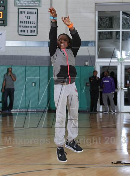 Thumbnail 2 in La Salle @ Providence (MLK Showcase) photogallery.