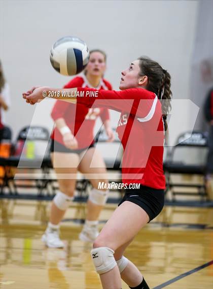 Thumbnail 1 in Red Hook vs Rondout Valley (Section 9 Class B Final) photogallery.