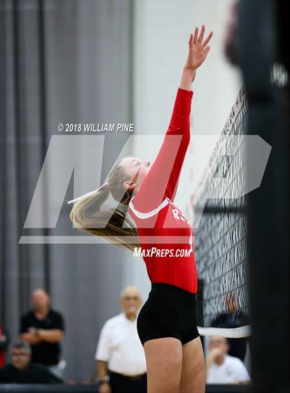 Thumbnail 2 in Red Hook vs Rondout Valley (Section 9 Class B Final) photogallery.