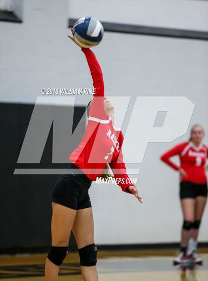 Thumbnail 2 in Red Hook vs Rondout Valley (Section 9 Class B Final) photogallery.