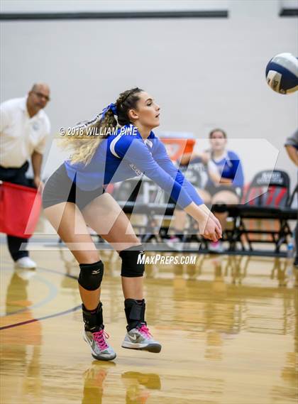 Thumbnail 2 in Red Hook vs Rondout Valley (Section 9 Class B Final) photogallery.