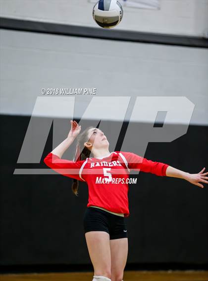 Thumbnail 2 in Red Hook vs Rondout Valley (Section 9 Class B Final) photogallery.