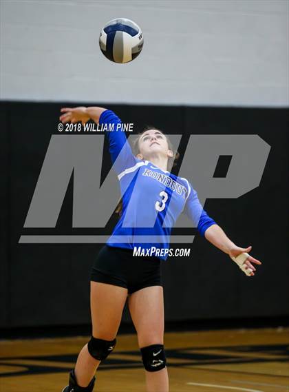 Thumbnail 2 in Red Hook vs Rondout Valley (Section 9 Class B Final) photogallery.