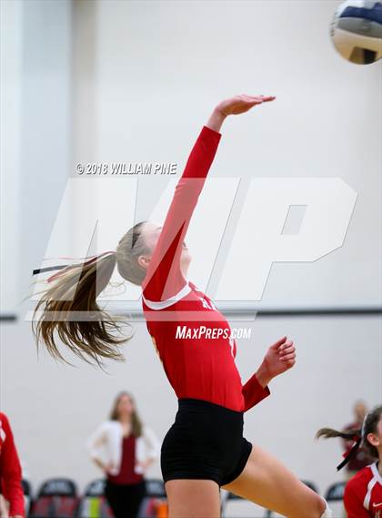 Thumbnail 3 in Red Hook vs Rondout Valley (Section 9 Class B Final) photogallery.