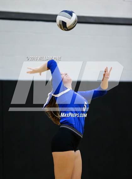 Thumbnail 2 in Red Hook vs Rondout Valley (Section 9 Class B Final) photogallery.