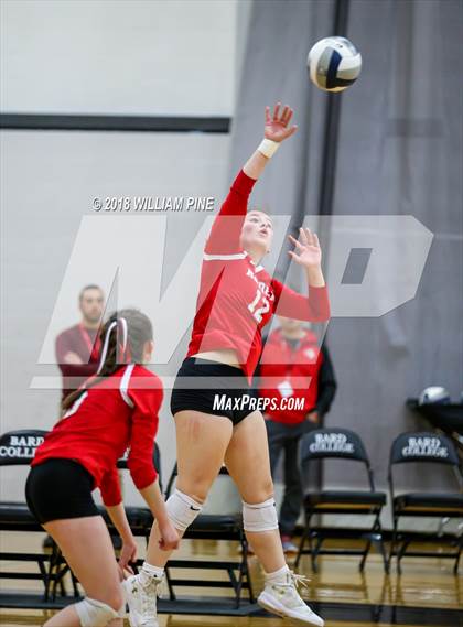 Thumbnail 2 in Red Hook vs Rondout Valley (Section 9 Class B Final) photogallery.