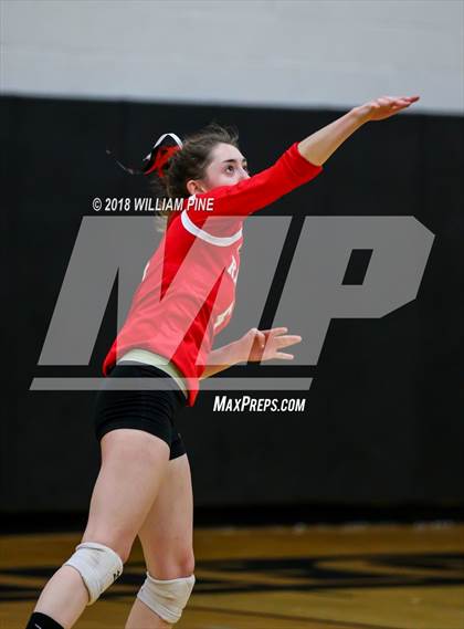 Thumbnail 2 in Red Hook vs Rondout Valley (Section 9 Class B Final) photogallery.