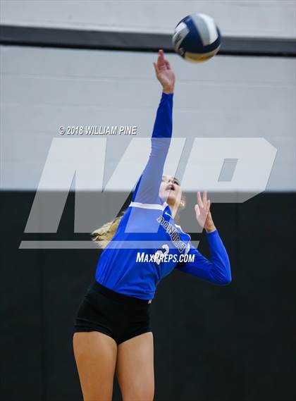 Thumbnail 1 in Red Hook vs Rondout Valley (Section 9 Class B Final) photogallery.