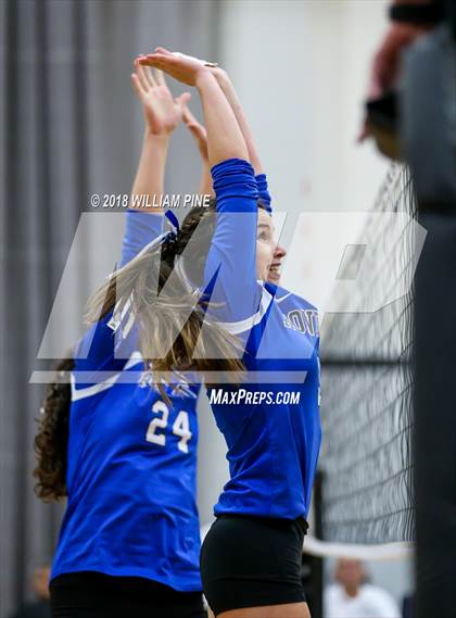 Thumbnail 3 in Red Hook vs Rondout Valley (Section 9 Class B Final) photogallery.