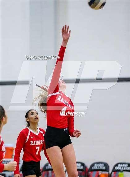 Thumbnail 1 in Red Hook vs Rondout Valley (Section 9 Class B Final) photogallery.