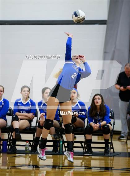 Thumbnail 2 in Red Hook vs Rondout Valley (Section 9 Class B Final) photogallery.