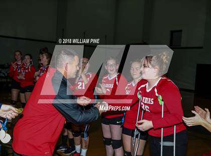 Thumbnail 2 in Red Hook vs Rondout Valley (Section 9 Class B Final) photogallery.