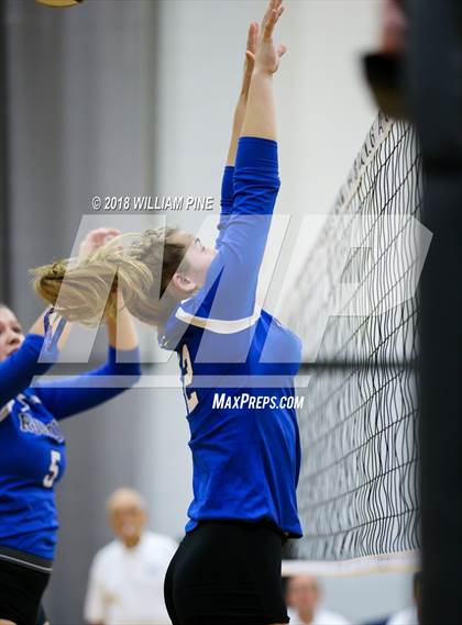 Thumbnail 3 in Red Hook vs Rondout Valley (Section 9 Class B Final) photogallery.