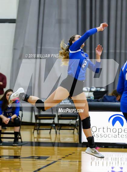 Thumbnail 2 in Red Hook vs Rondout Valley (Section 9 Class B Final) photogallery.