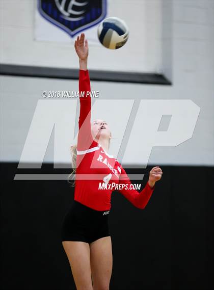 Thumbnail 2 in Red Hook vs Rondout Valley (Section 9 Class B Final) photogallery.