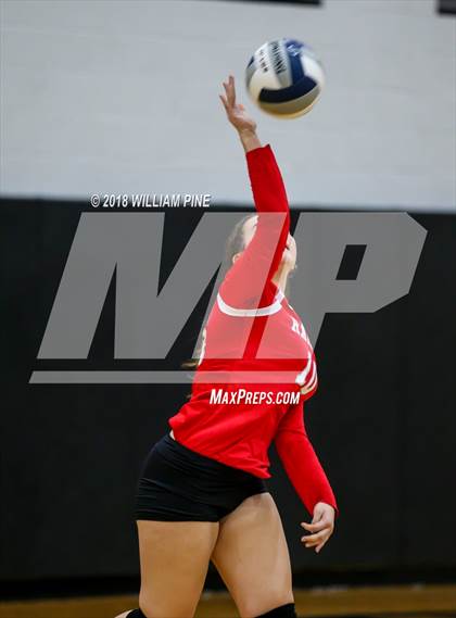 Thumbnail 2 in Red Hook vs Rondout Valley (Section 9 Class B Final) photogallery.