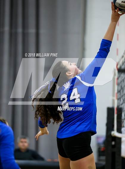 Thumbnail 2 in Red Hook vs Rondout Valley (Section 9 Class B Final) photogallery.