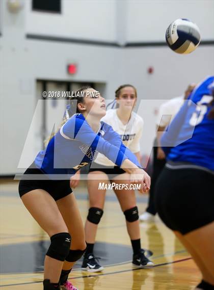 Thumbnail 3 in Red Hook vs Rondout Valley (Section 9 Class B Final) photogallery.
