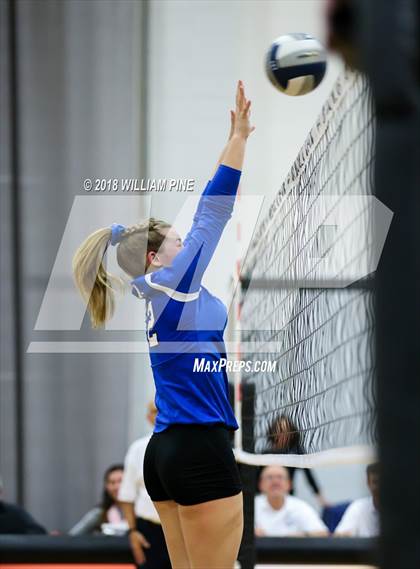 Thumbnail 1 in Red Hook vs Rondout Valley (Section 9 Class B Final) photogallery.