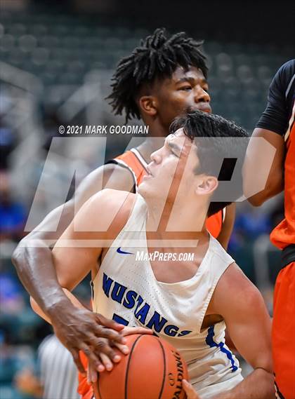 Thumbnail 2 in Katy Taylor vs Fort Bend Bush (UIL 6A Bi-District Playoff) photogallery.