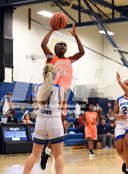 Thumbnail 3 in East Ridge vs Red Bank (Battle At The Creek) photogallery.