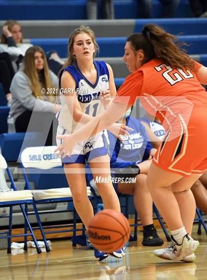 Thumbnail 1 in East Ridge vs Red Bank (Battle At The Creek) photogallery.